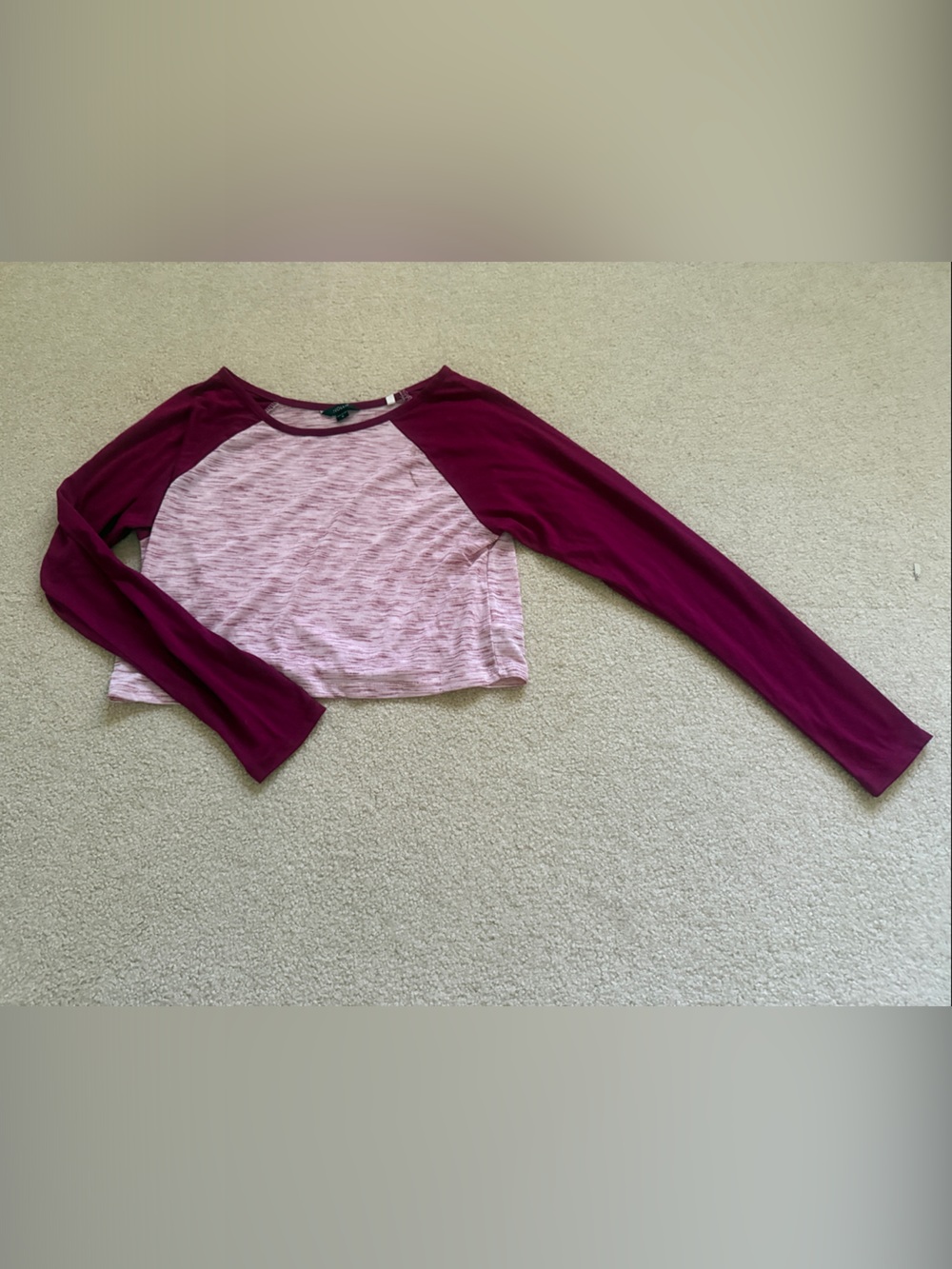 Noelle Two-Tone Long Sleeve Crop Top - Light Pink & Burgundy
